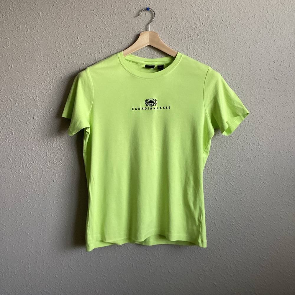 Ladies Lime Green “Canadian Lakes” Top. Size L